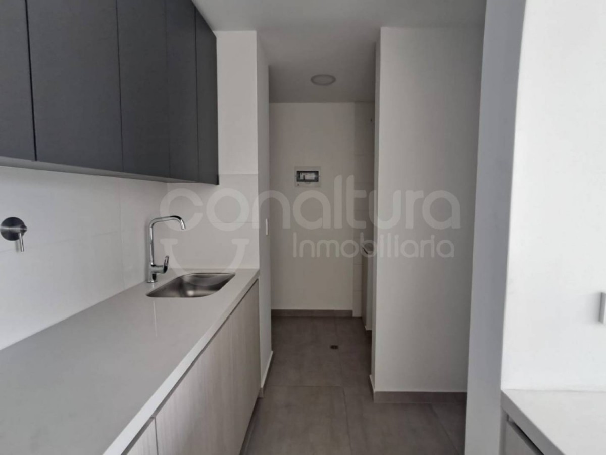 Apartamento en venta en Los colores, Medellín 4
