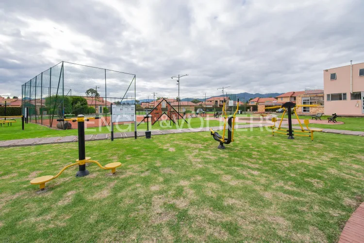 Casa de 4 alcobas en arriendo en Calahorra, Cajicá, 400 m² · foto 20 de 20