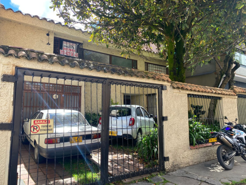 Casa en venta en Santa Ana, Bogotá · foto 2 de 24