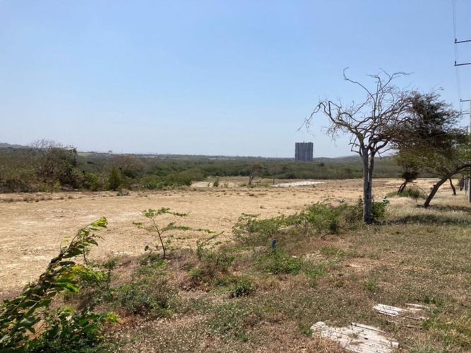 Lote en venta en Lagos Del Caujaral, Puerto Colombia, 1298 m² · foto 2 de 19