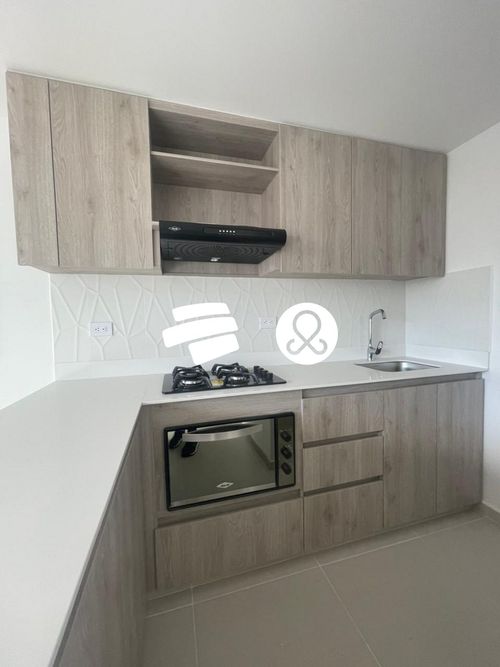 Apartamento en venta en Zona Industrial No. 1, Itagüí · foto 4 de 17