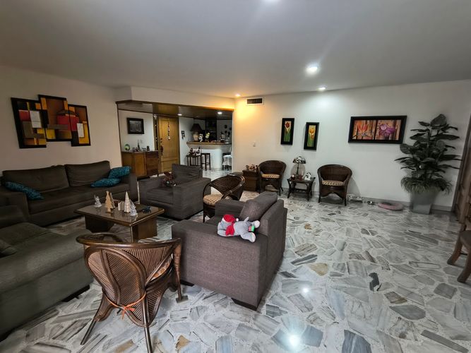 Apartamento de 4 alcobas en venta en Santa Teresita, Cali, 275 m² · foto 3 de 24