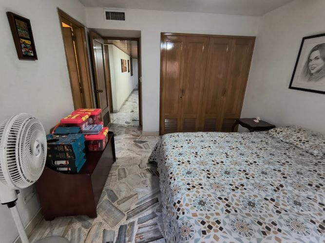 Apartamento de 4 alcobas en venta en Santa Teresita, Cali, 275 m² · foto 19 de 24