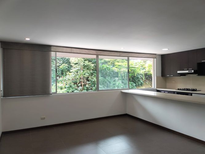 Apartamento de 1 alcoba en arriendo en El Poblado, Medellín, 64 m² · foto 2 de 13