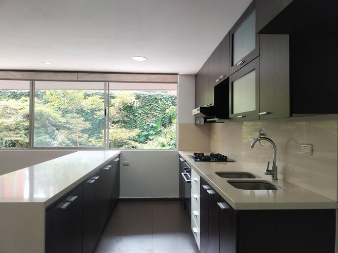 Apartamento de 1 alcoba en arriendo en El Poblado, Medellín, 64 m² · foto 3 de 13