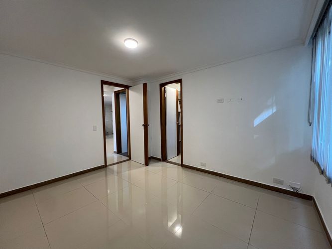 Apartamento de 3 alcobas en arriendo en El Diamante No. 2, Medellín, 87 m² · foto 11 de 16