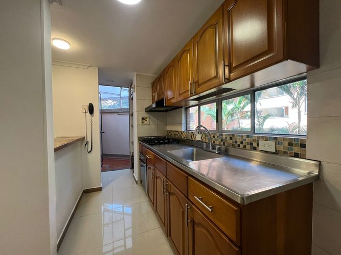 Apartamento de 3 alcobas en arriendo en El Diamante No. 2, Medellín, 87 m² · foto 6 de 16