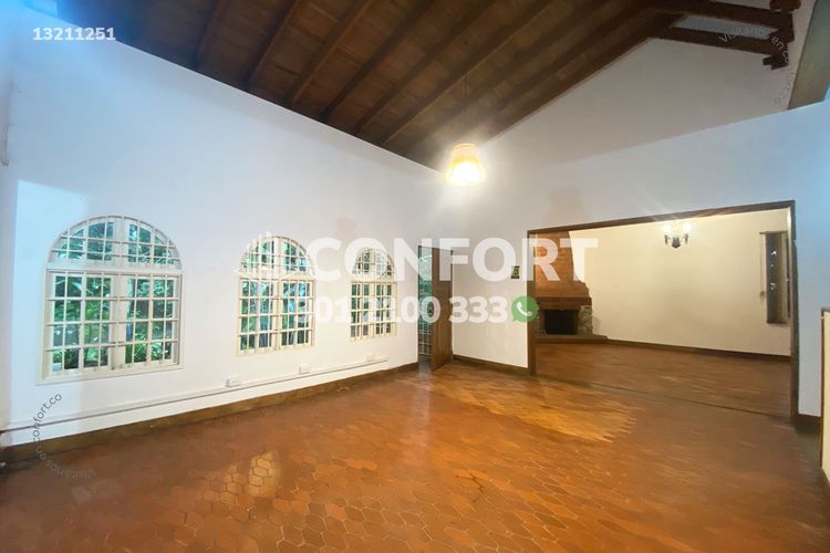 Casa de 3 alcobas en arriendo en Lalinde, Medellín, 527 m² · foto 6 de 24