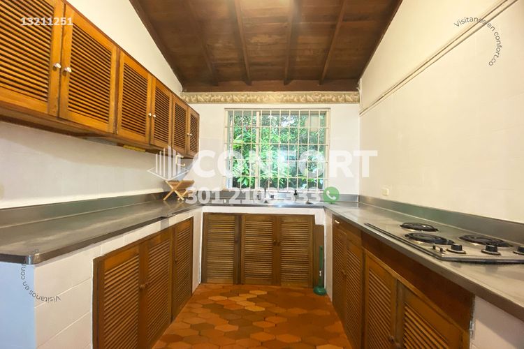 Casa de 3 alcobas en arriendo en Lalinde, Medellín, 527 m² · foto 10 de 24