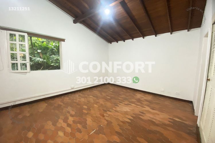 Casa de 3 alcobas en arriendo en Lalinde, Medellín, 527 m² · foto 18 de 24
