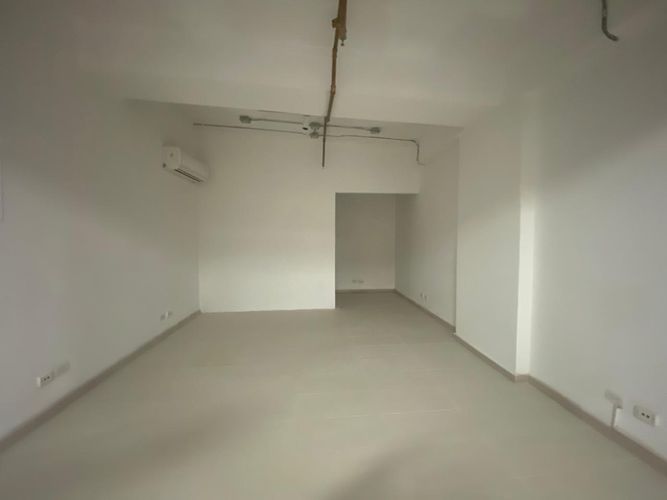 Local en arriendo en El Poblado, Medellín, 30 m² · foto 2 de 7