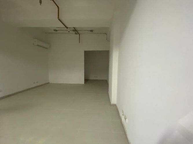 Local en arriendo en El Poblado, Medellín, 30 m² · foto 4 de 7