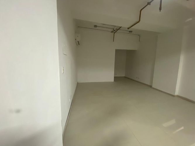 Local en arriendo en El Poblado, Medellín, 30 m² · foto 5 de 7