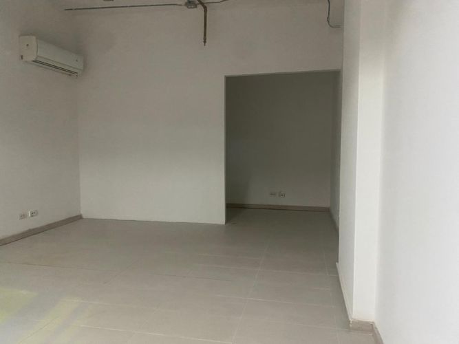 Local en arriendo en El Poblado, Medellín, 30 m² · foto 3 de 7