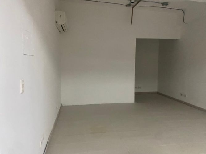 Local en arriendo en El Poblado, Medellín, 30 m² · foto 6 de 7