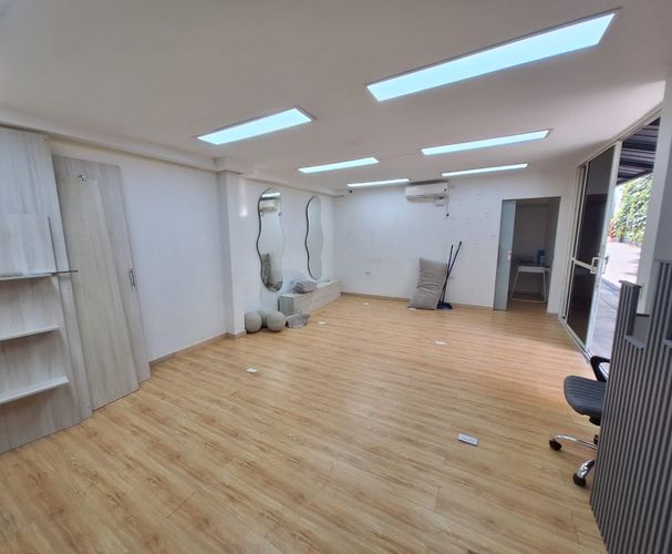 Local en arriendo en El Poblado, Medellín, 30 m² · foto 4 de 5