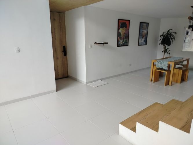 Apartamento en venta en Prados Del Norte, Cali · foto 2 de 24