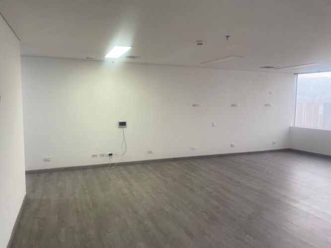 Oficina en arriendo en El Poblado, Medellín, 70 m² · foto 2 de 14