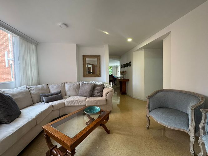 Apartamento de 4 alcobas en venta en El Poblado, Medellín, 153 m² · foto 3 de 9