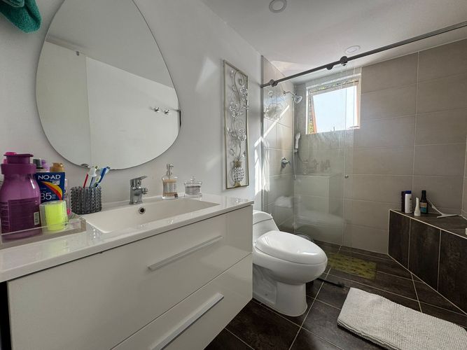 Apartamento de 4 alcobas en venta en El Poblado, Medellín, 153 m² · foto 6 de 9