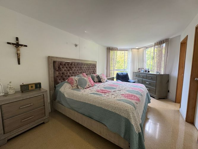 Apartamento de 4 alcobas en venta en El Poblado, Medellín, 153 m² · foto 7 de 9