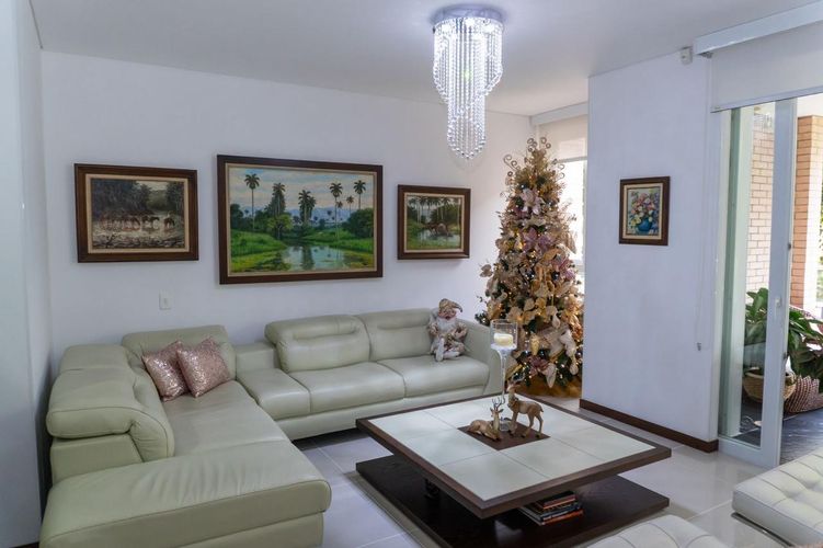 Apartamento de 3 alcobas en venta en Pance, Cali, 305 m² · foto 2 de 23