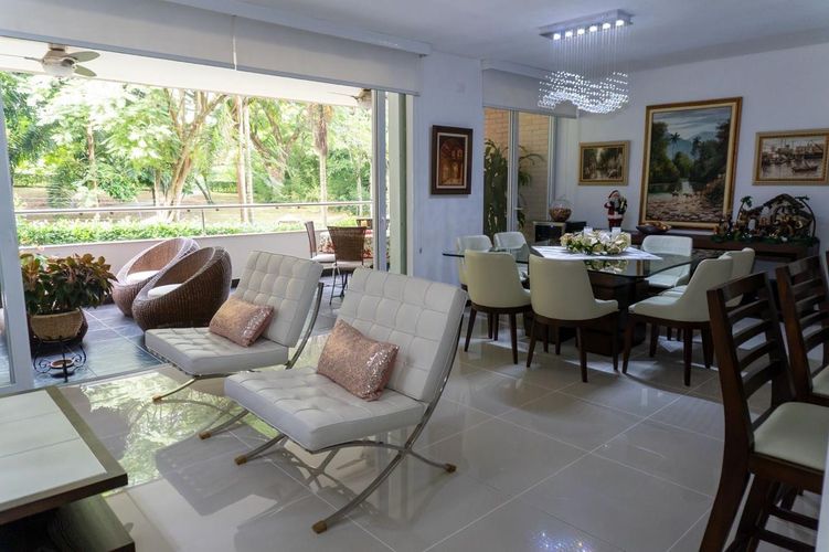 Apartamento de 3 alcobas en venta en Pance, Cali, 305 m² · foto 3 de 23