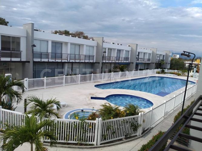 Casa de 3 alcobas en venta en Girardot, Ricaurte, 127 m² · foto 2 de 15