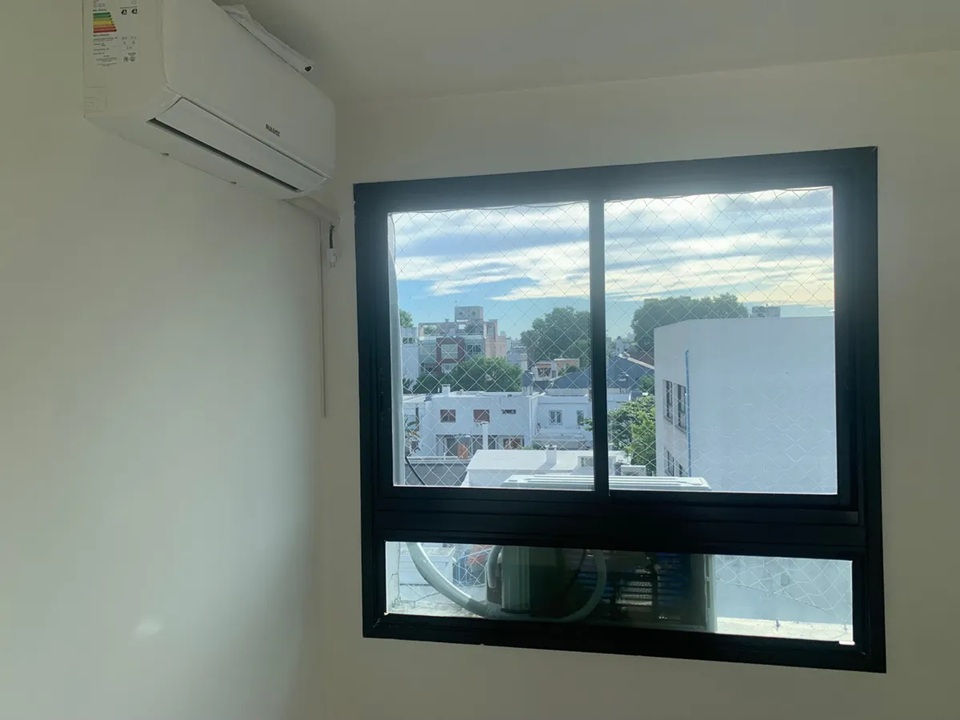 ALQUILER EN POCITOS, MONO AMBIENTE EN PISO 4 AL CONTRA FRENTE, CON PORTERIA · Foto 9