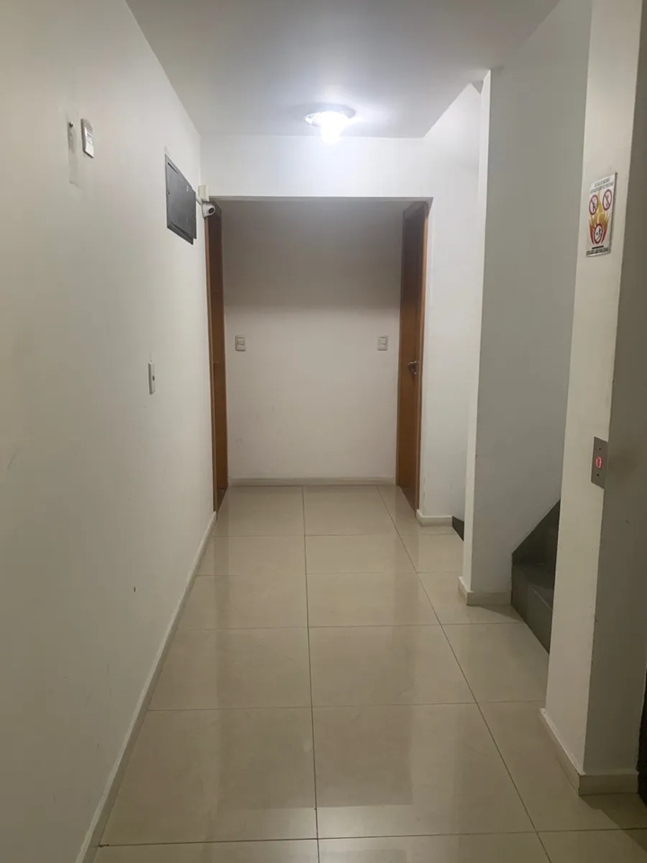 ALQUILER EN POCITOS, MONO AMBIENTE EN PISO 4 AL CONTRA FRENTE, CON PORTERIA · Foto 10