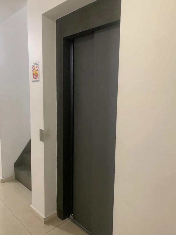 ALQUILER EN POCITOS, MONO AMBIENTE EN PISO 4 AL CONTRA FRENTE, CON PORTERIA · Foto 11