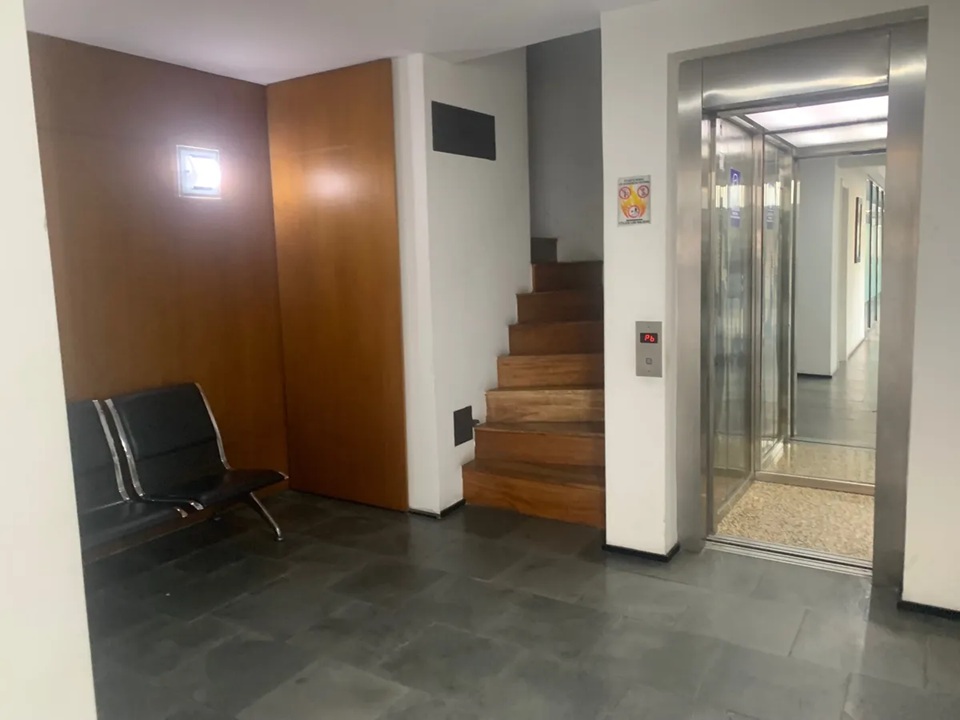 ALQUILER EN POCITOS, MONO AMBIENTE EN PISO 4 AL CONTRA FRENTE, CON PORTERIA · Foto 12