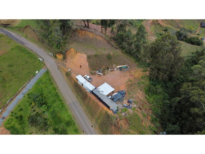 Casa de 3 alcobas en venta en La Clara, Guarne, 390 m² · foto 8 de 11