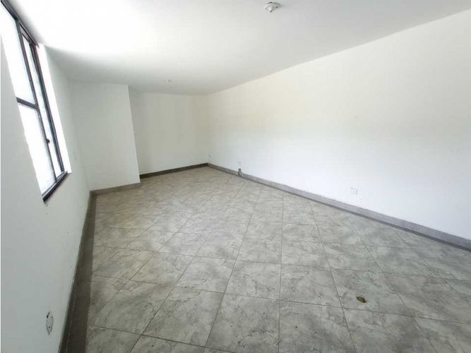 Local en arriendo en Urbanizacion Villa Verde, Medellín, 35 m² · foto 3 de 11