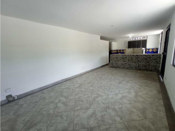 Local en arriendo en Urbanizacion Villa Verde, Medellín, 35 m² · foto 4 de 11