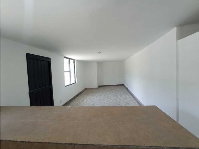 Local en arriendo en Urbanizacion Villa Verde, Medellín, 35 m² · foto 6 de 11
