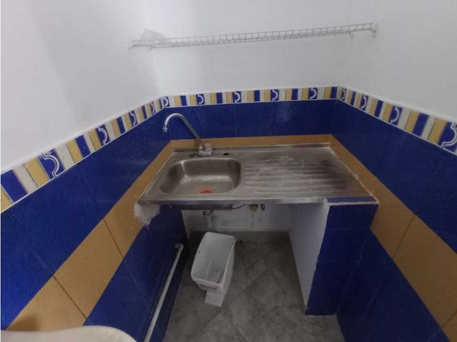 Local en arriendo en Urbanizacion Villa Verde, Medellín, 35 m² · foto 9 de 11