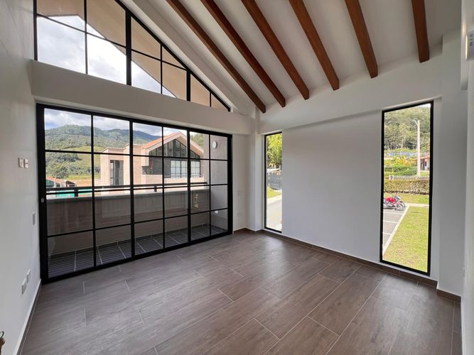 Casa de 3 alcobas en venta en El Retiro, 188 m² · foto 11 de 12