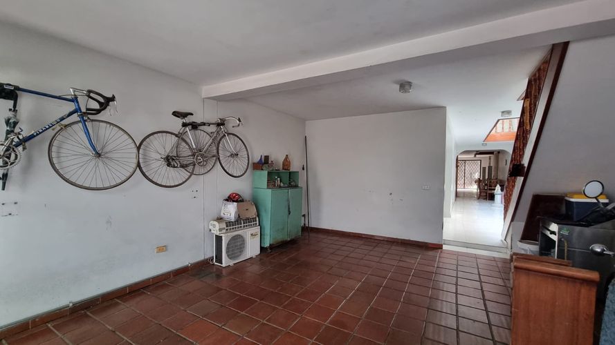 Casa de 5 alcobas en venta en Melendez, Cali, 307 m² · foto 2 de 24