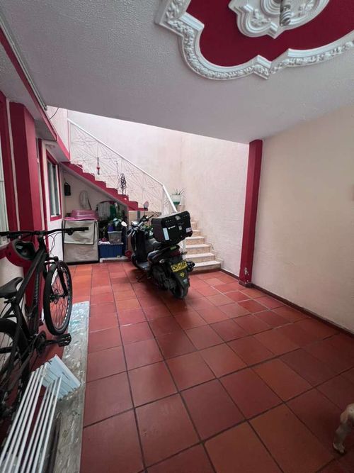 Casa de 7 alcobas en venta en Patio Bonito Ii, Bogotá, 210 m² · foto 4 de 12