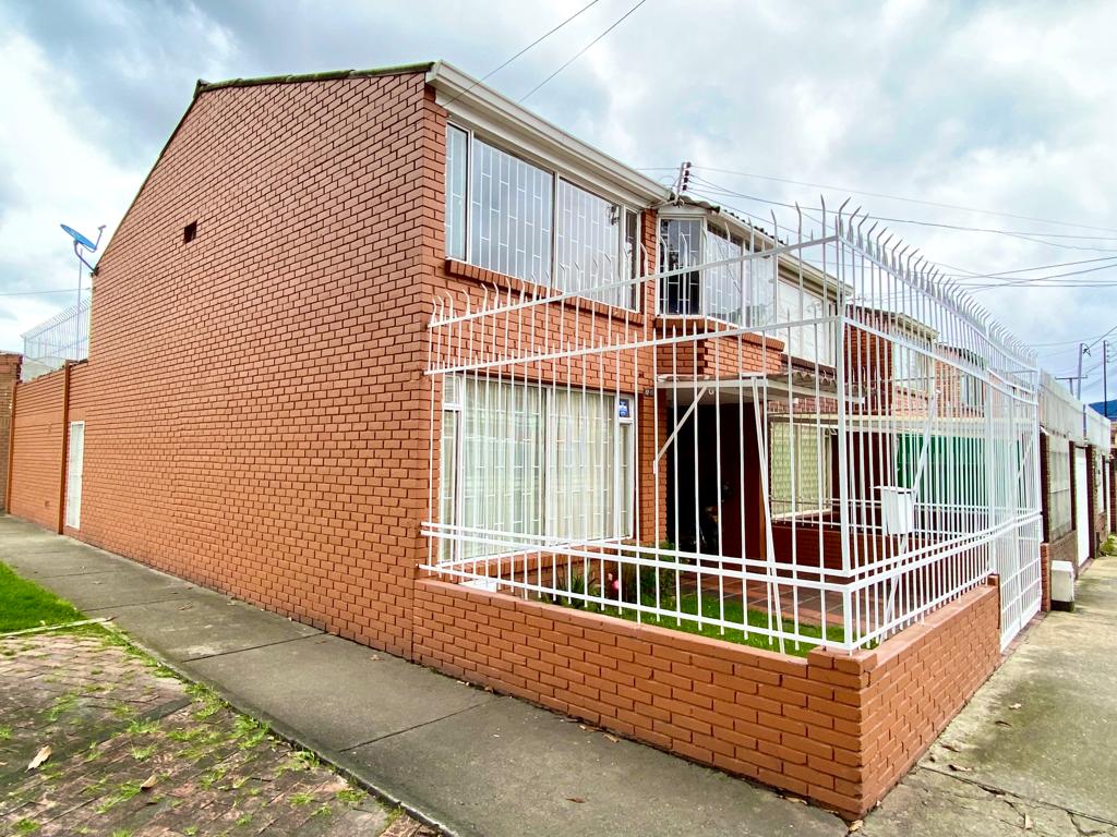 Casa en venta en Barrios Unidos, Bogotá · foto 2 de 21