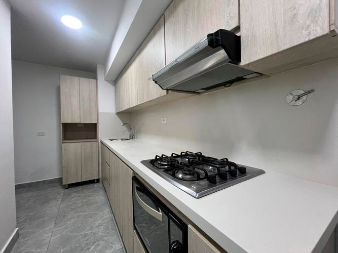 Apartamento de 3 alcobas en arriendo en El Poblado, Medellín, 91 m² · foto 7 de 19