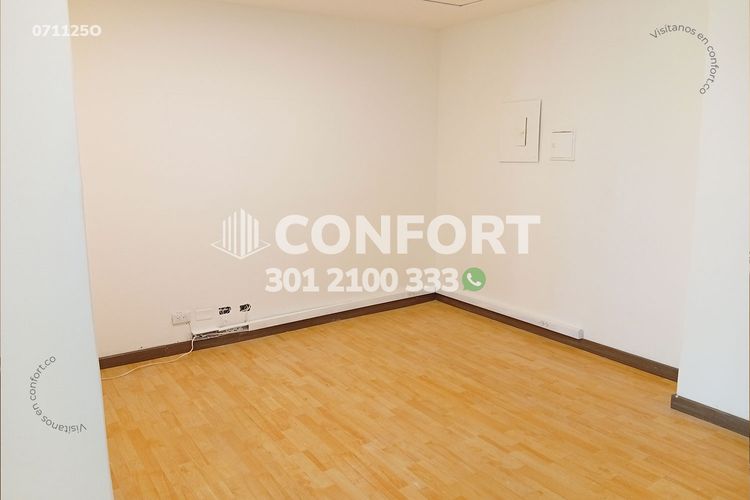 Oficina en arriendo en La Aguacatala, Medellín, 50 m² · foto 3 de 11