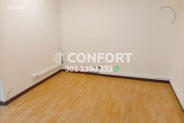 Oficina en arriendo en La Aguacatala, Medellín, 50 m² · foto 2 de 11