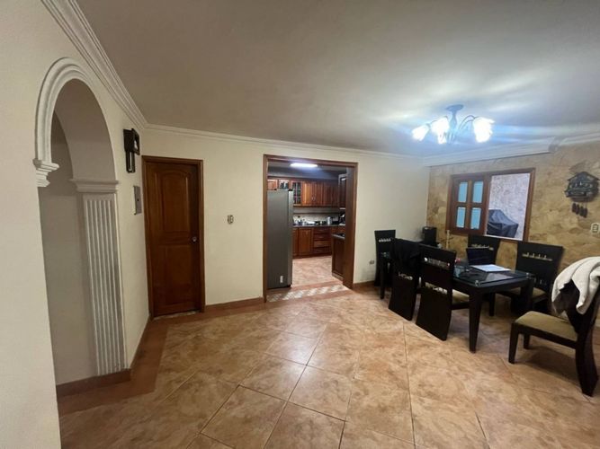 Casa de 4 alcobas en venta en Florida Nueva, Medellín, 252 m² · foto 6 de 24