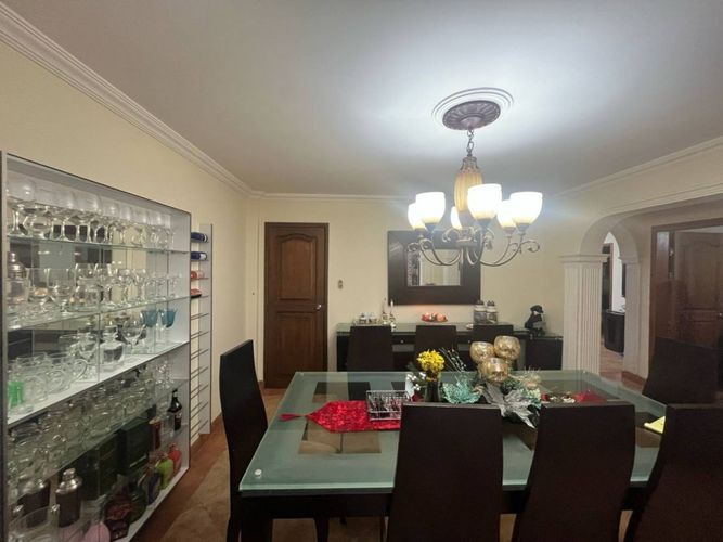 Casa de 4 alcobas en venta en Florida Nueva, Medellín, 252 m² · foto 7 de 24
