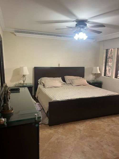 Casa de 4 alcobas en venta en Florida Nueva, Medellín, 252 m² · foto 17 de 24