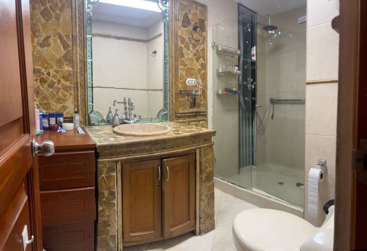 Casa de 4 alcobas en venta en Florida Nueva, Medellín, 252 m² · foto 23 de 24