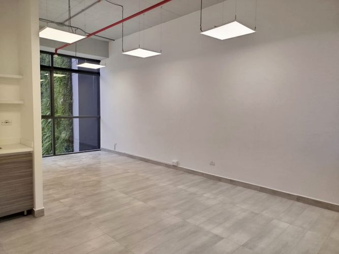 Oficina en arriendo en El Poblado, Medellín, 36 m² · foto 3 de 13
