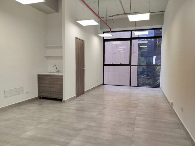 Oficina en arriendo en El Poblado, Medellín, 36 m² · foto 10 de 13